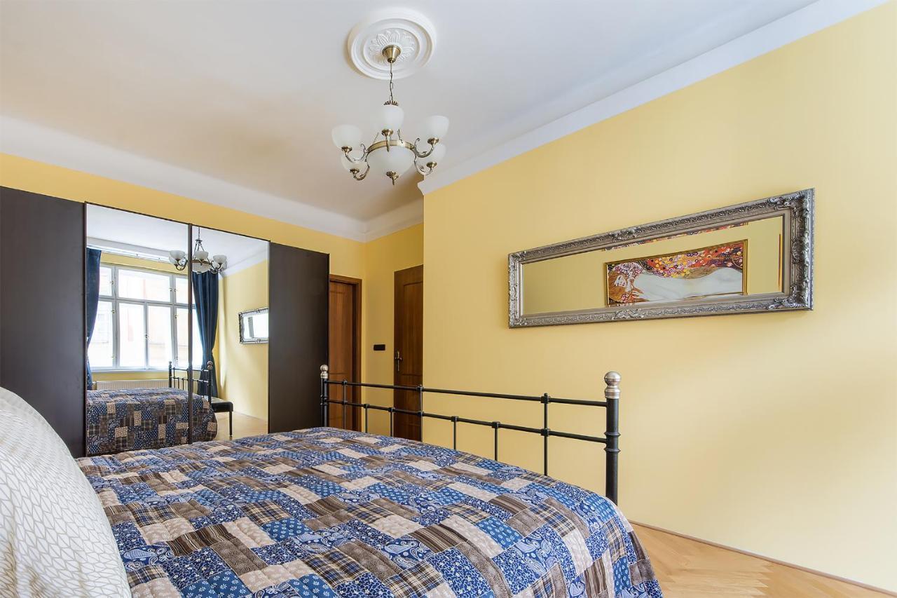 In Heart Of Prague - 2Br 2Ba Elegant Downtown Apt Exteriör bild
