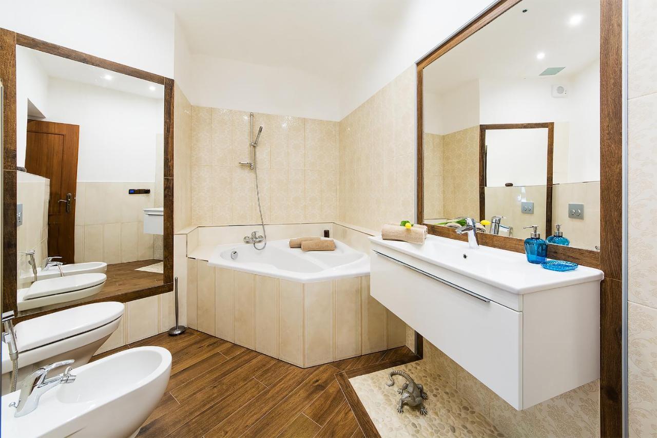 In Heart Of Prague - 2Br 2Ba Elegant Downtown Apt Exteriör bild