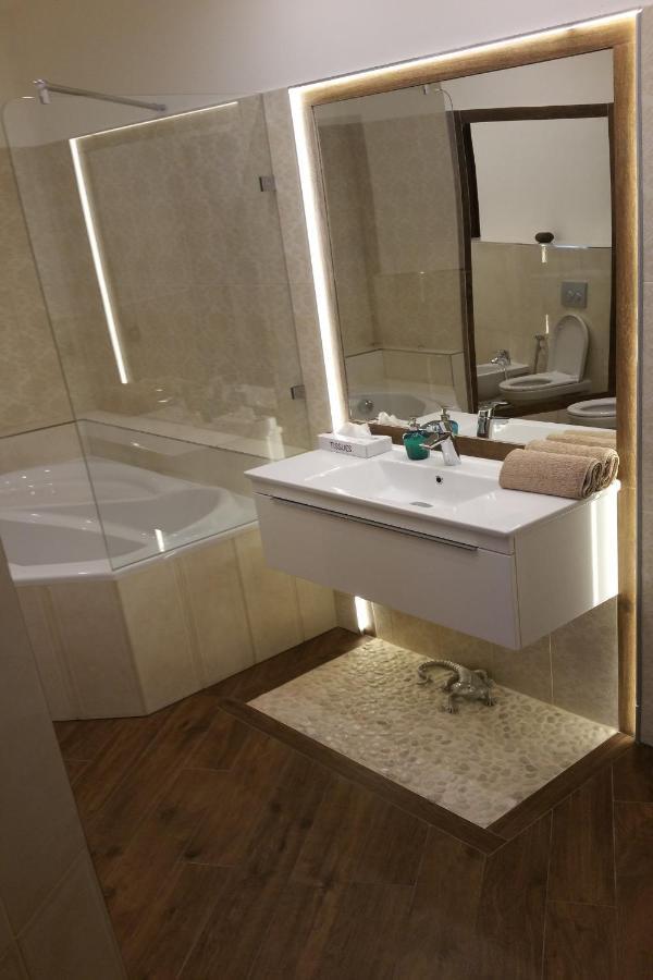 In Heart Of Prague - 2Br 2Ba Elegant Downtown Apt Exteriör bild
