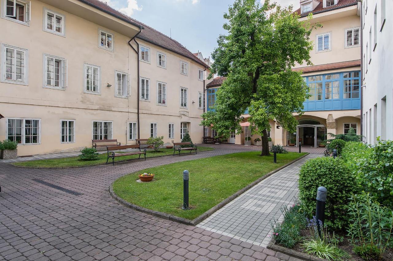 In Heart Of Prague - 2Br 2Ba Elegant Downtown Apt Exteriör bild